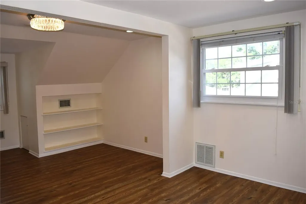 2690 64th Place N St Petersburg FL 33702