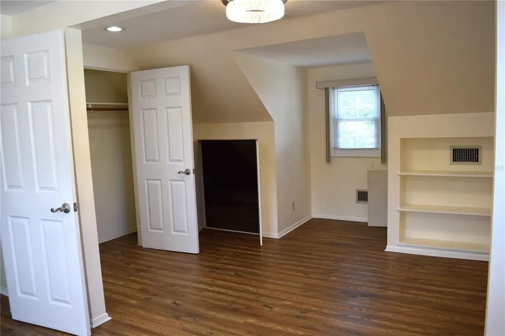 2690 64th Place N St Petersburg FL 33702