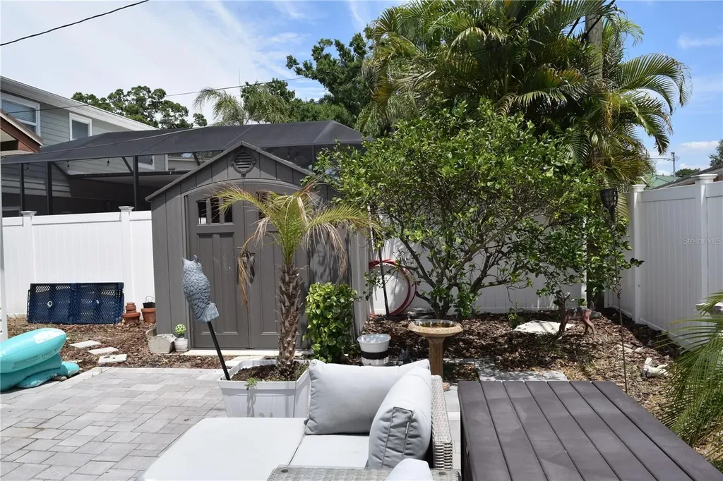 2690 64th Place N St Petersburg FL 33702
