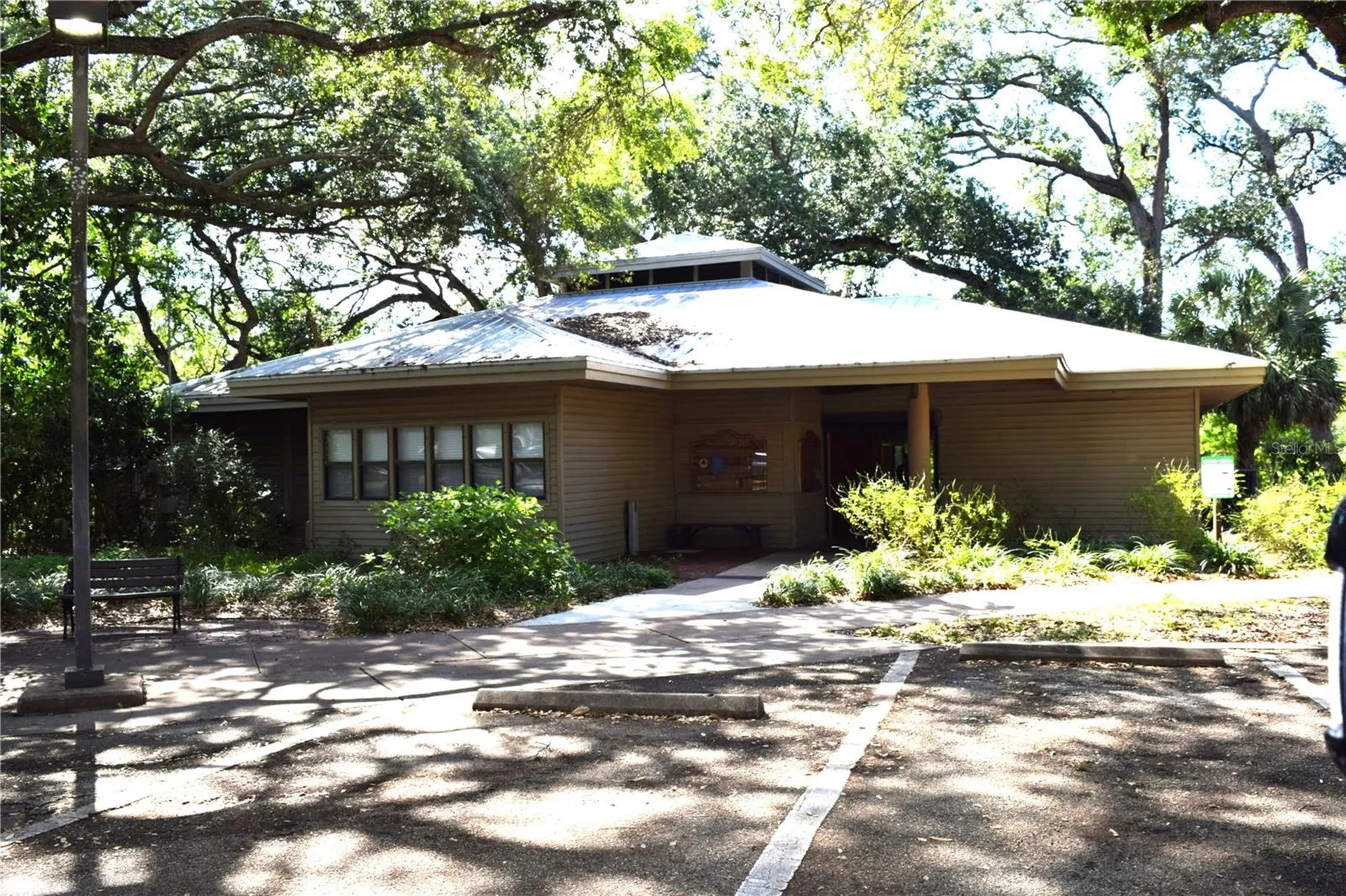 2690 64th Place N St Petersburg FL 33702