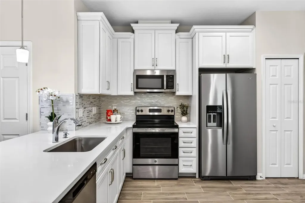 2464 Stapleford Place Wesley Chapel FL 33543