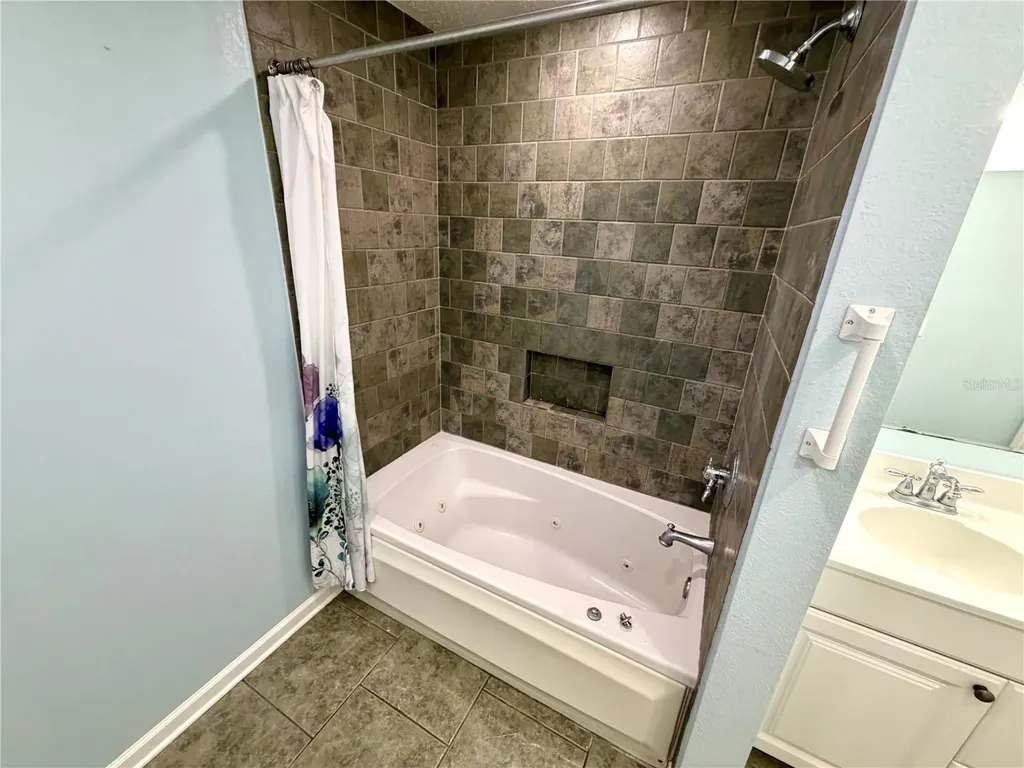 6322 Oak Square E Lakeland FL 33813