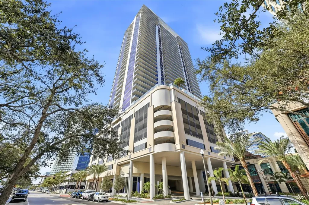 275 1st Avenue S St Petersburg FL 33701