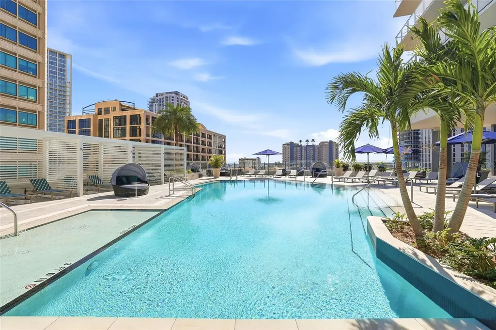 275 1st Avenue S St Petersburg FL 33701