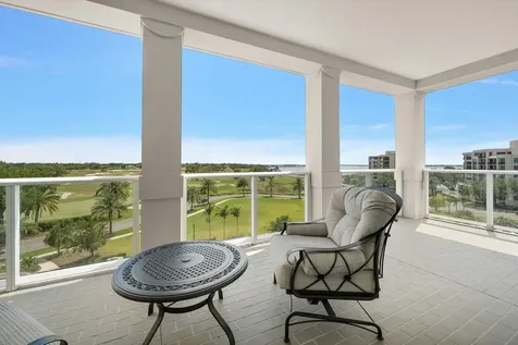 85 Belleview Boulevard Belleair FL 33756