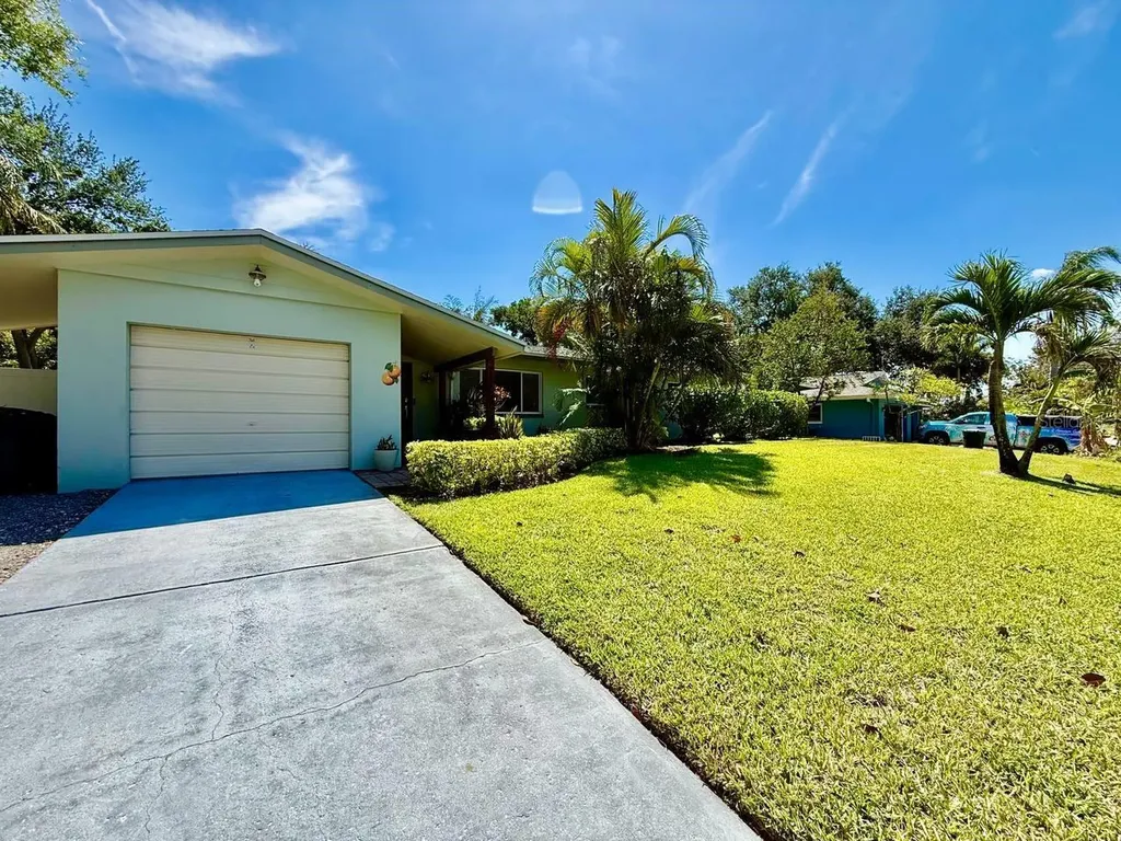 2233 Snead Avenue Dunedin FL 34698