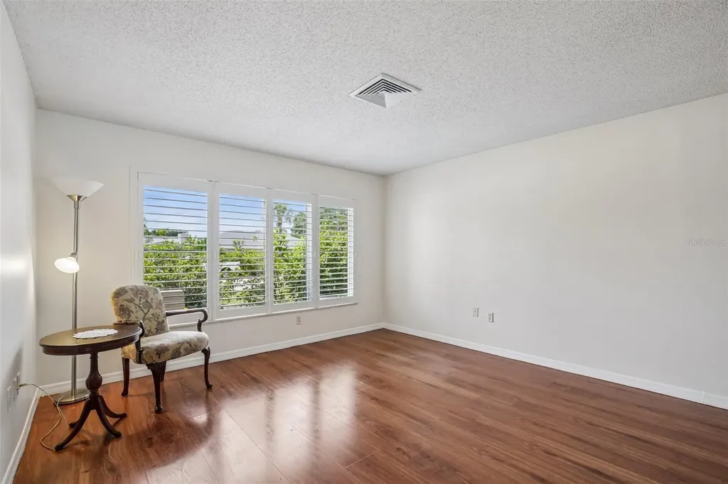 4541 Charing Cross Road Sarasota FL 34241