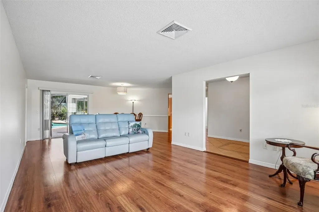 4541 Charing Cross Road Sarasota FL 34241