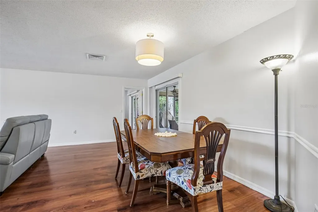 4541 Charing Cross Road Sarasota FL 34241