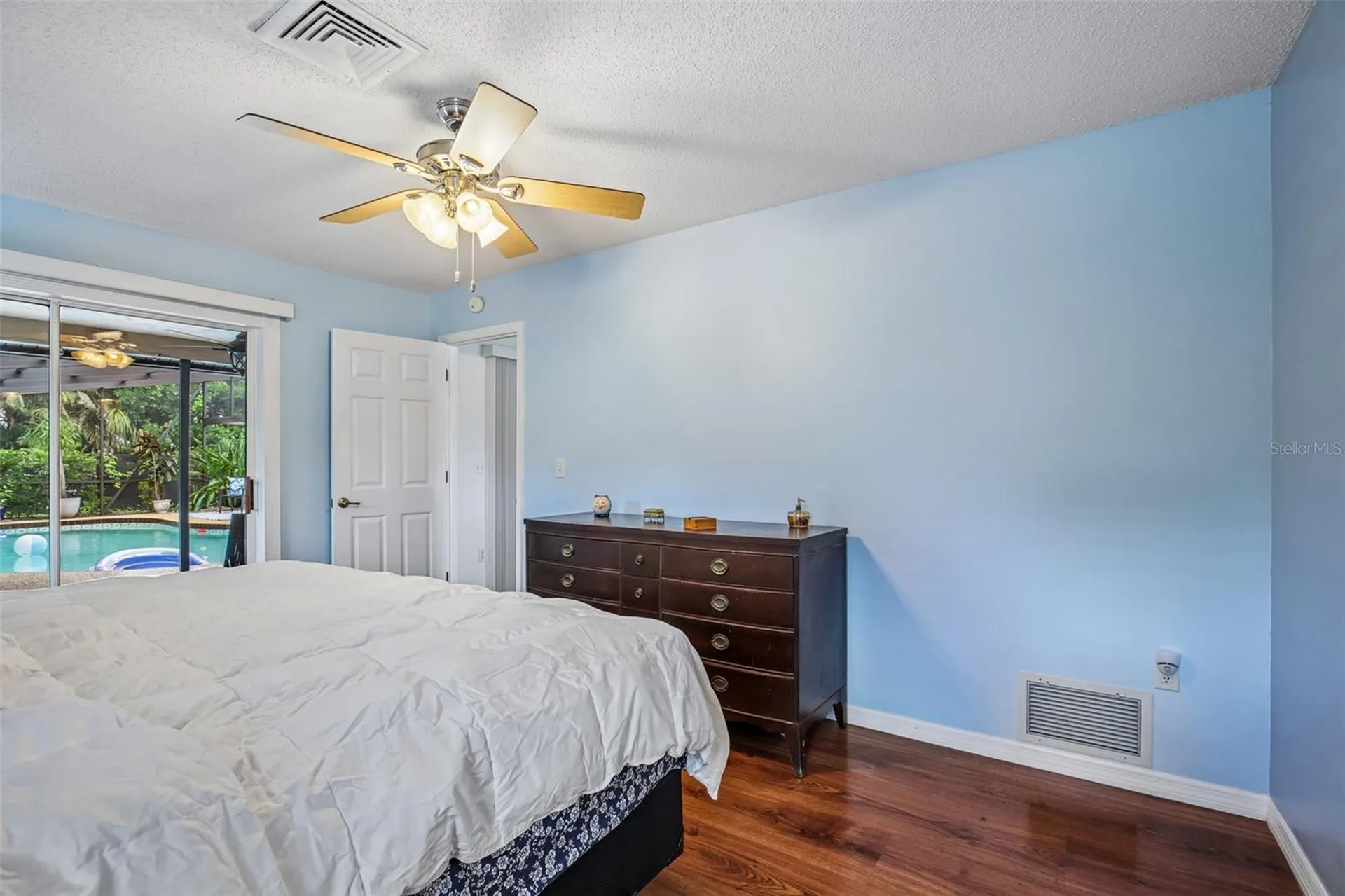 4541 Charing Cross Road Sarasota FL 34241