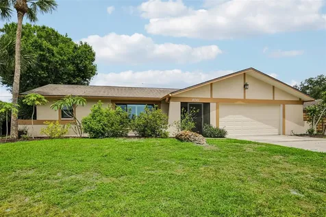 4541 Charing Cross Road Sarasota FL 34241