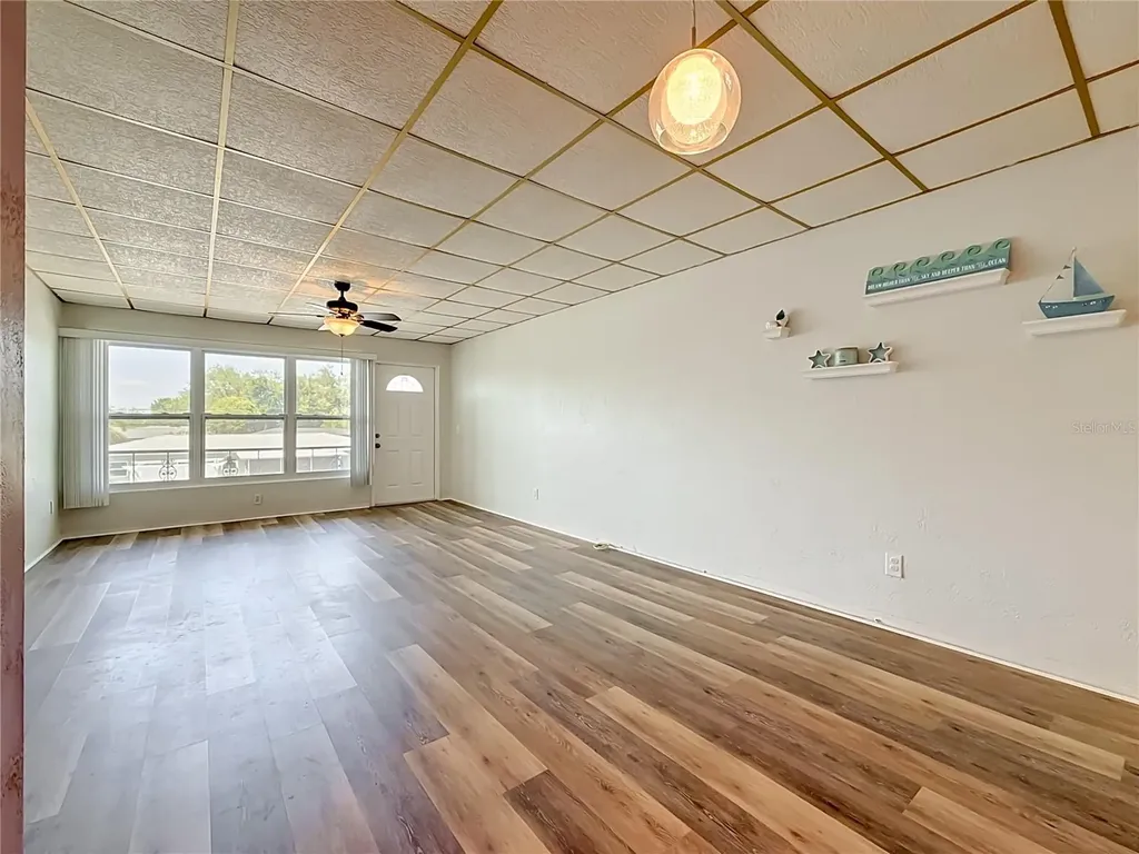 5860 43rd Terrace N Kenneth City FL 33709