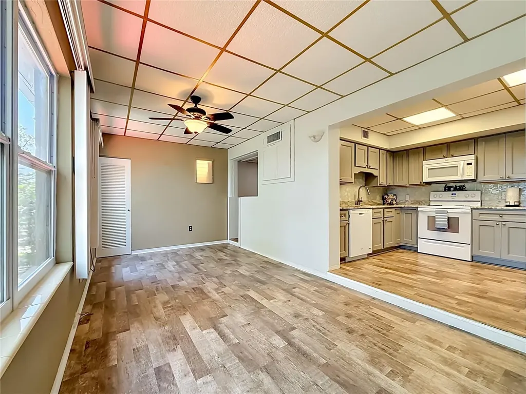 5860 43rd Terrace N Kenneth City FL 33709