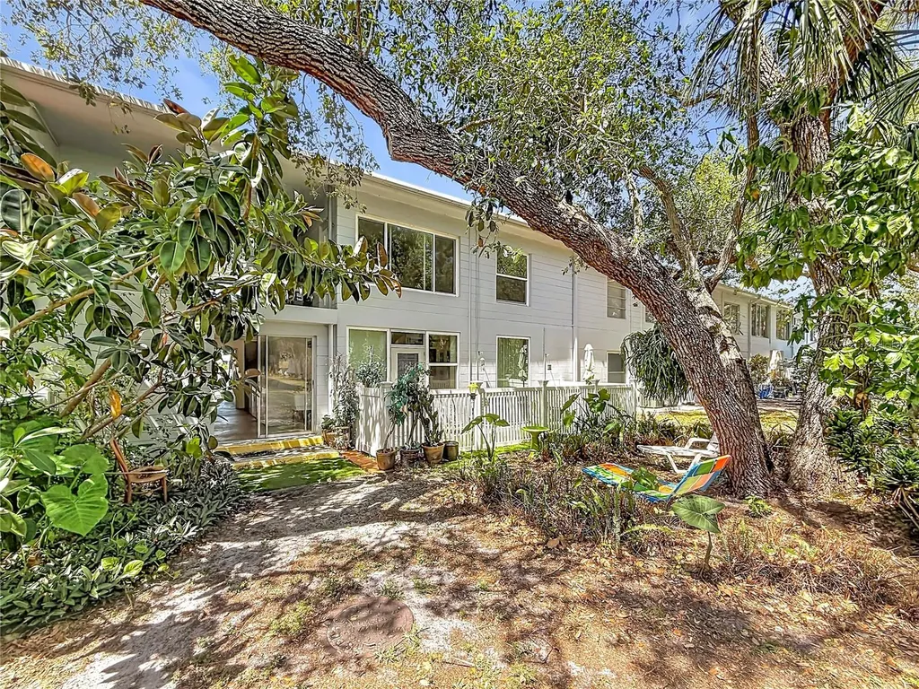 5860 43rd Terrace N Kenneth City FL 33709