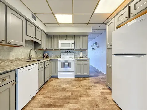 5860 43rd Terrace N Kenneth City FL 33709