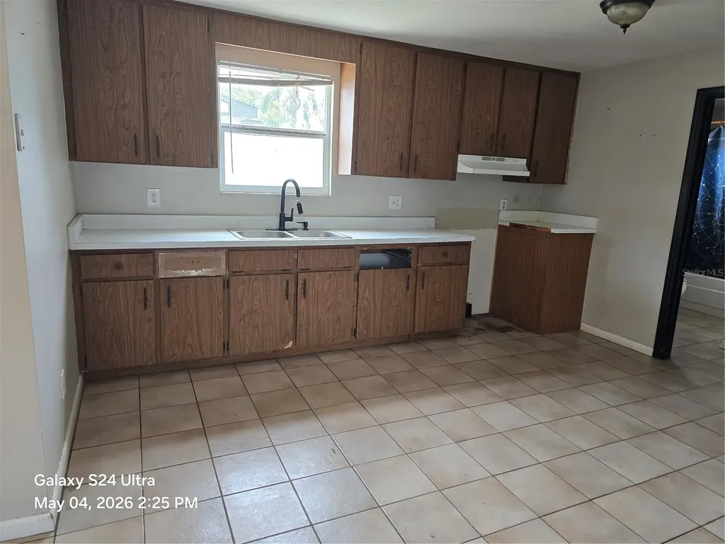 12111 Hill Street Tampa FL 33612