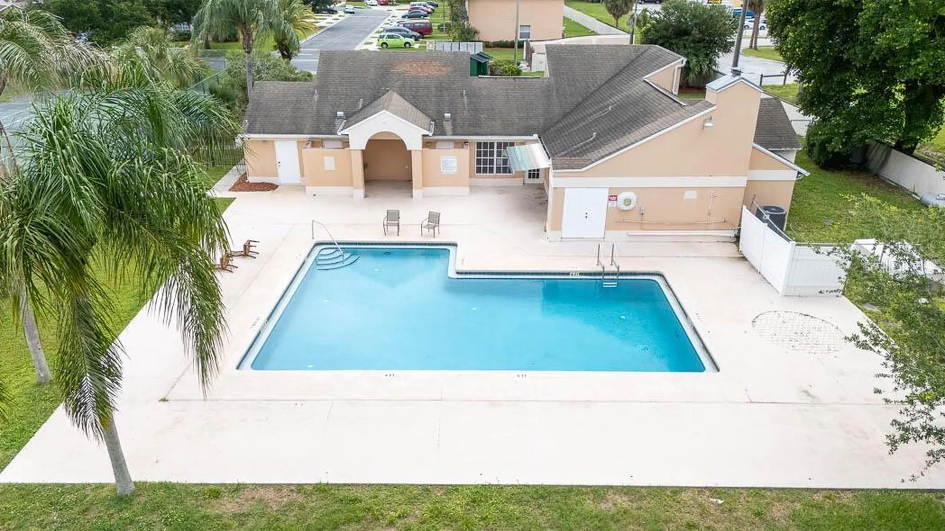 678 Captiva Circle Kissimmee FL 34741