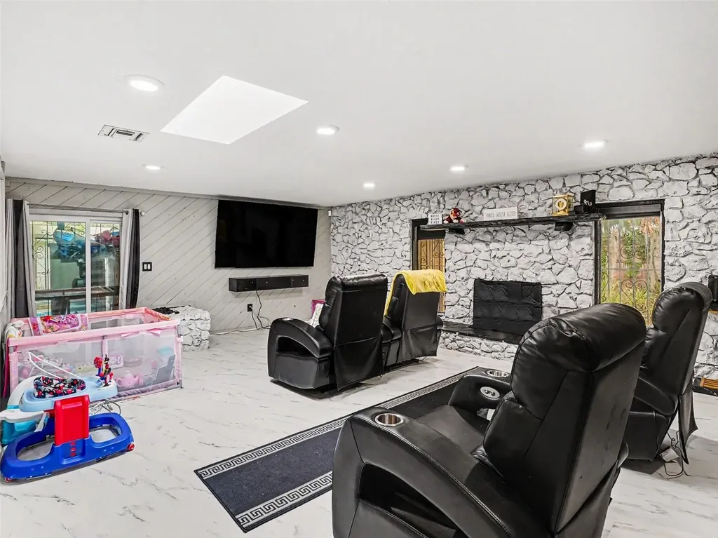 1162 Coretta Way Orlando FL 32805