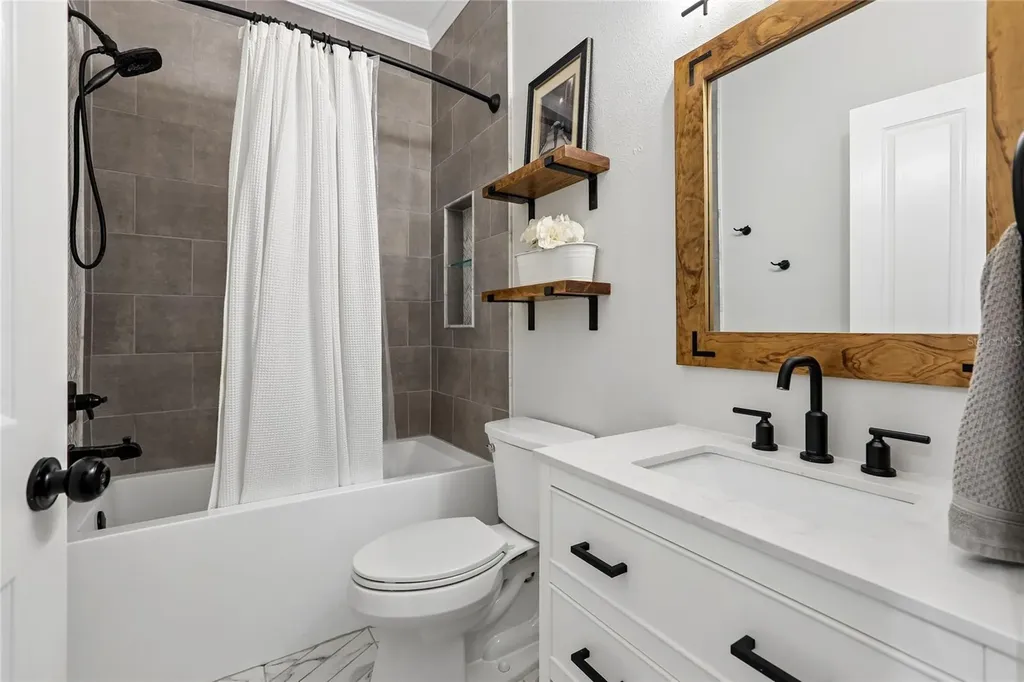 6004 Merlinwood Drive Lithia FL 33547