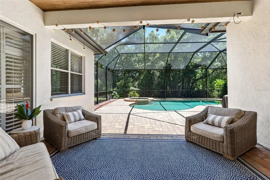 6004 Merlinwood Drive Lithia FL 33547