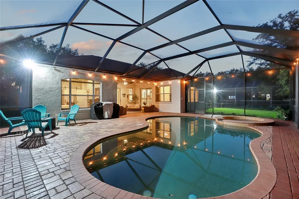 6004 Merlinwood Drive Lithia FL 33547