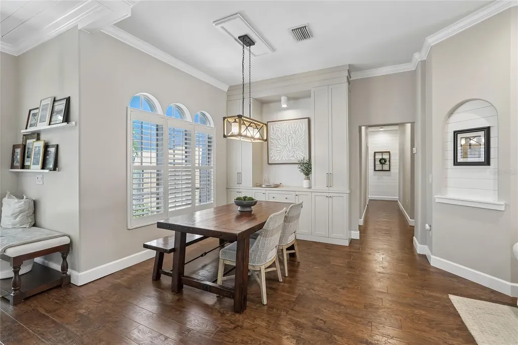 6004 Merlinwood Drive Lithia FL 33547