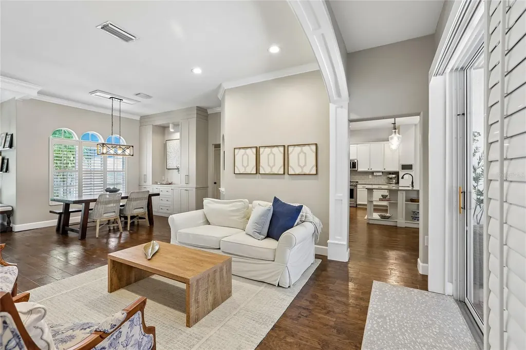 6004 Merlinwood Drive Lithia FL 33547