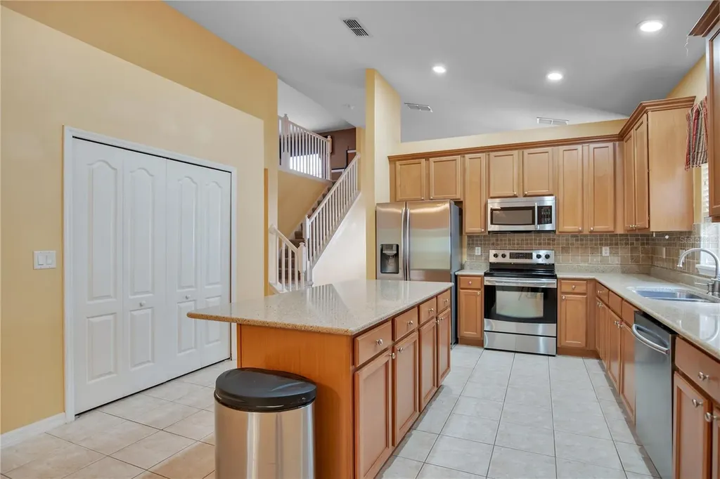 469 Carey Way Orlando FL 32825