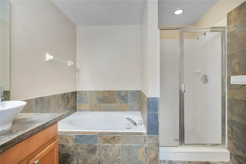 469 Carey Way Orlando FL 32825
