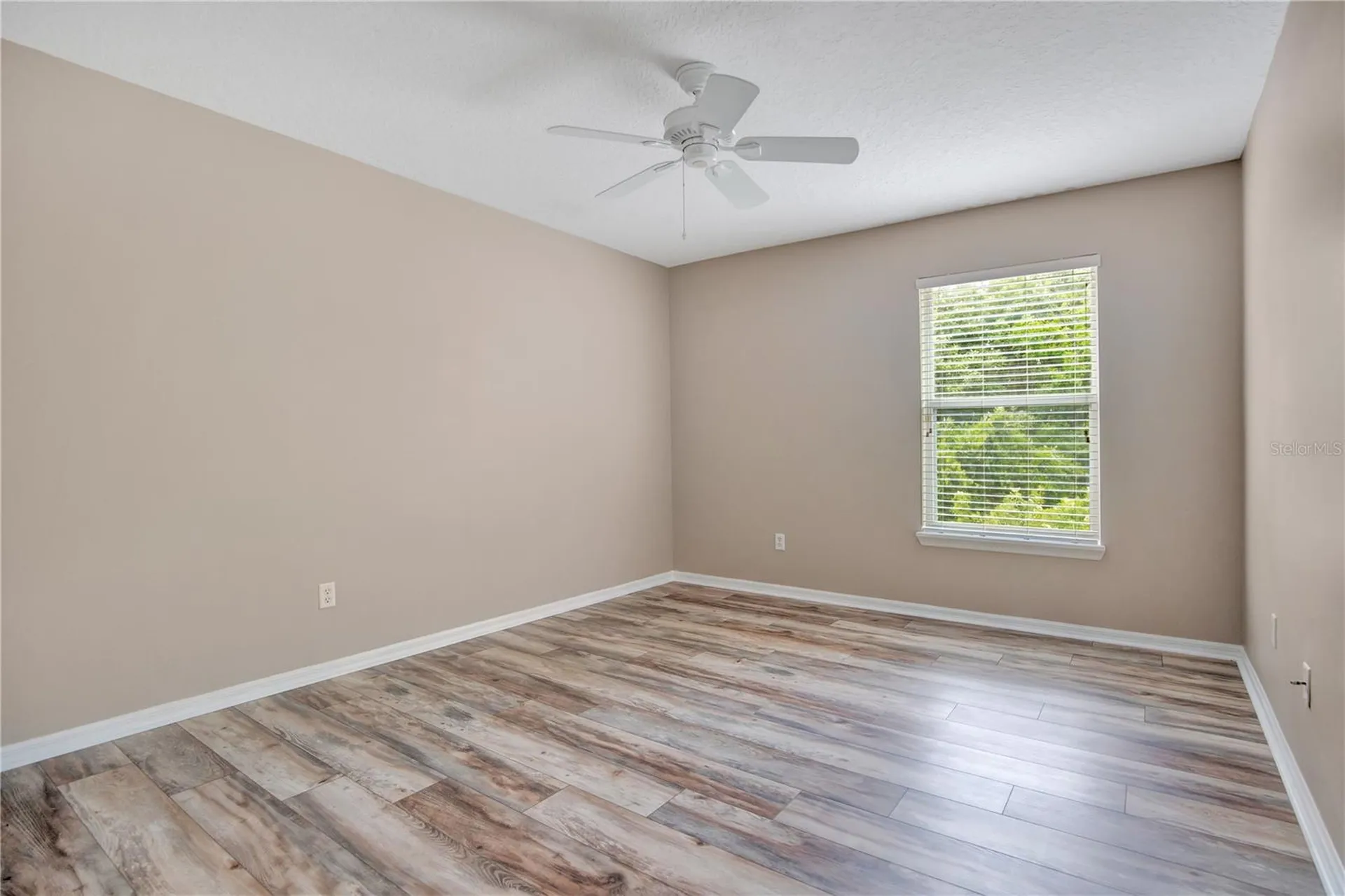 469 Carey Way Orlando FL 32825