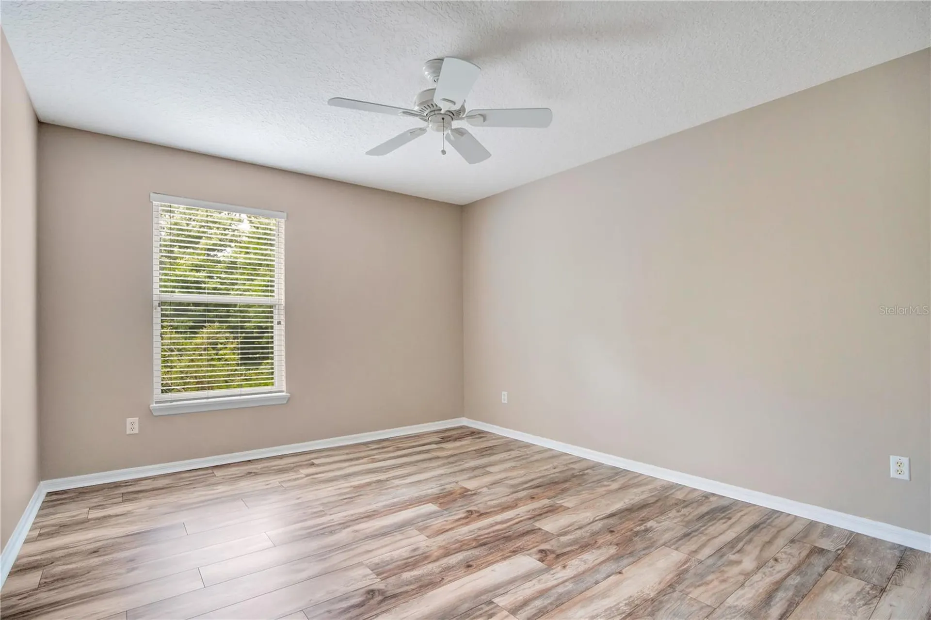 469 Carey Way Orlando FL 32825