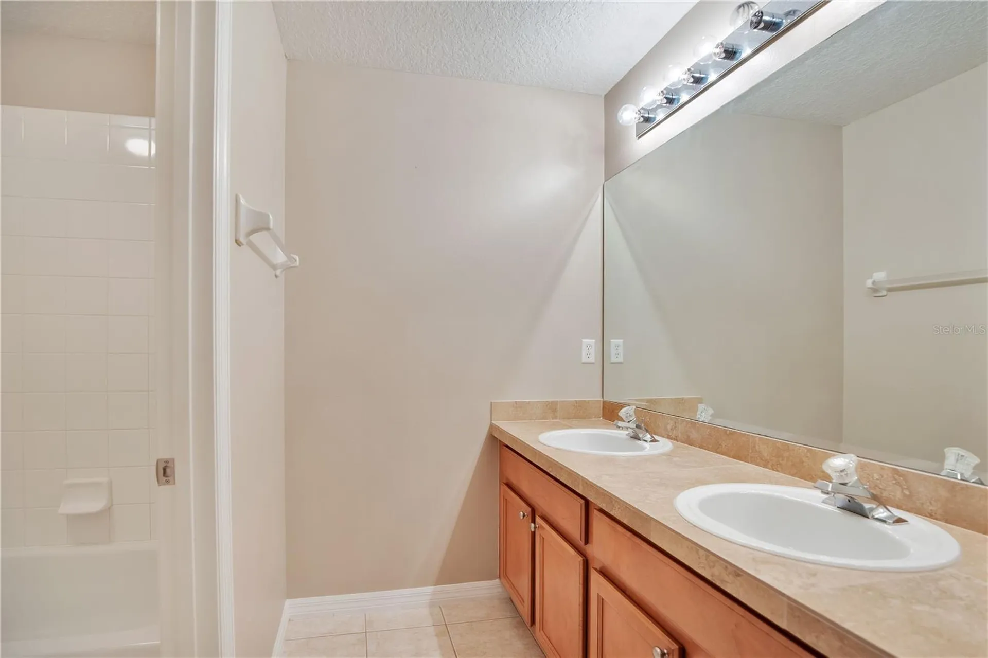 469 Carey Way Orlando FL 32825