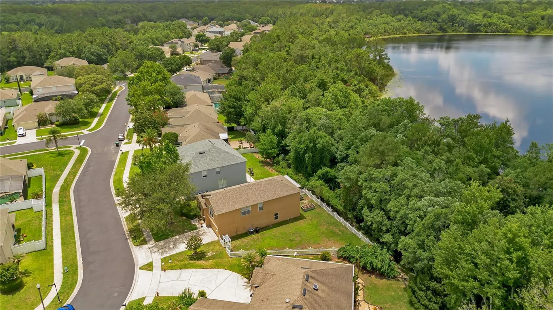 469 Carey Way Orlando FL 32825