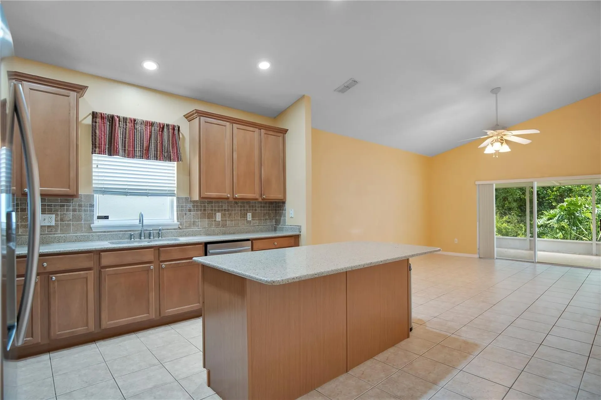 469 Carey Way Orlando FL 32825