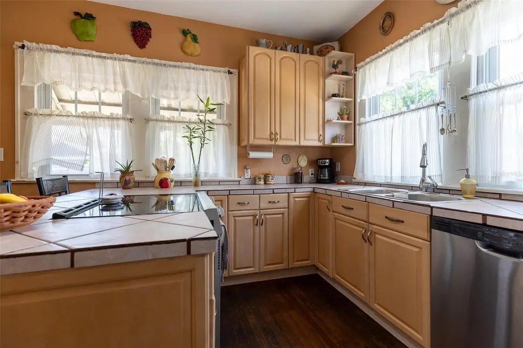 1221 18th Street W Bradenton FL 34205