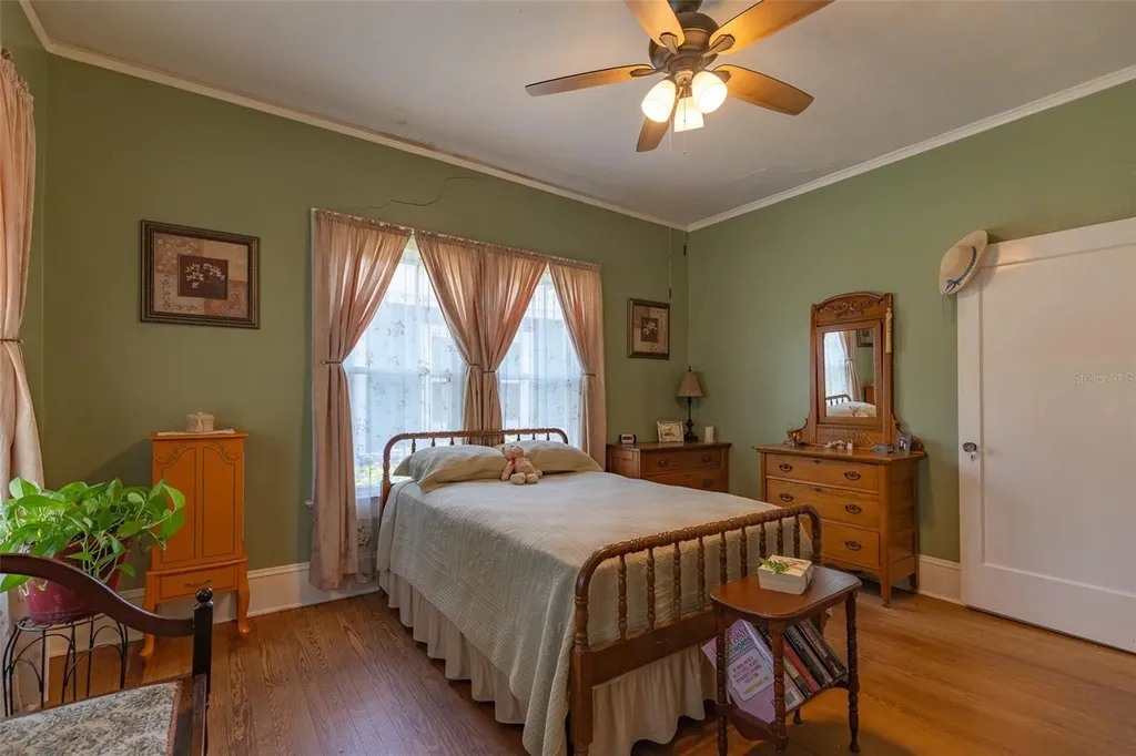 1221 18th Street W Bradenton FL 34205