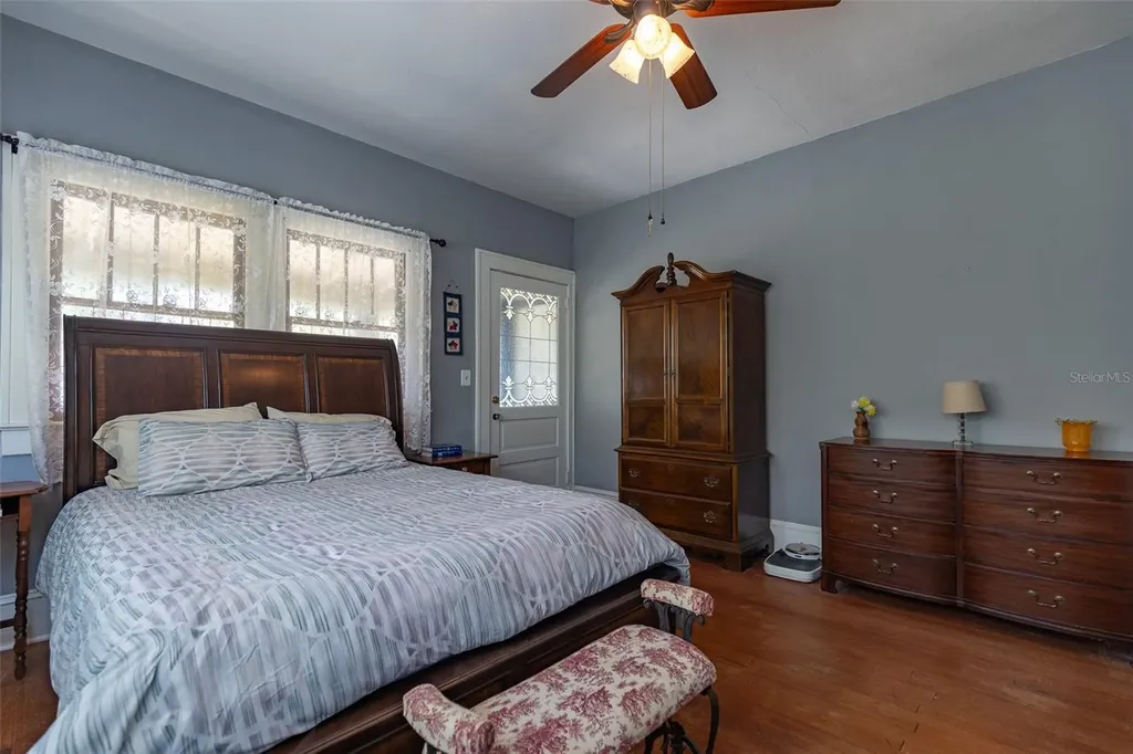 1221 18th Street W Bradenton FL 34205