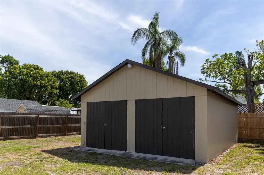 1221 18th Street W Bradenton FL 34205