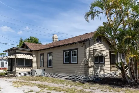 1221 18th Street W Bradenton FL 34205