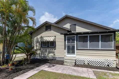 1221 18th Street W Bradenton FL 34205