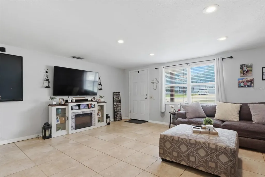 37325 Vero Lane Dade City FL 33525