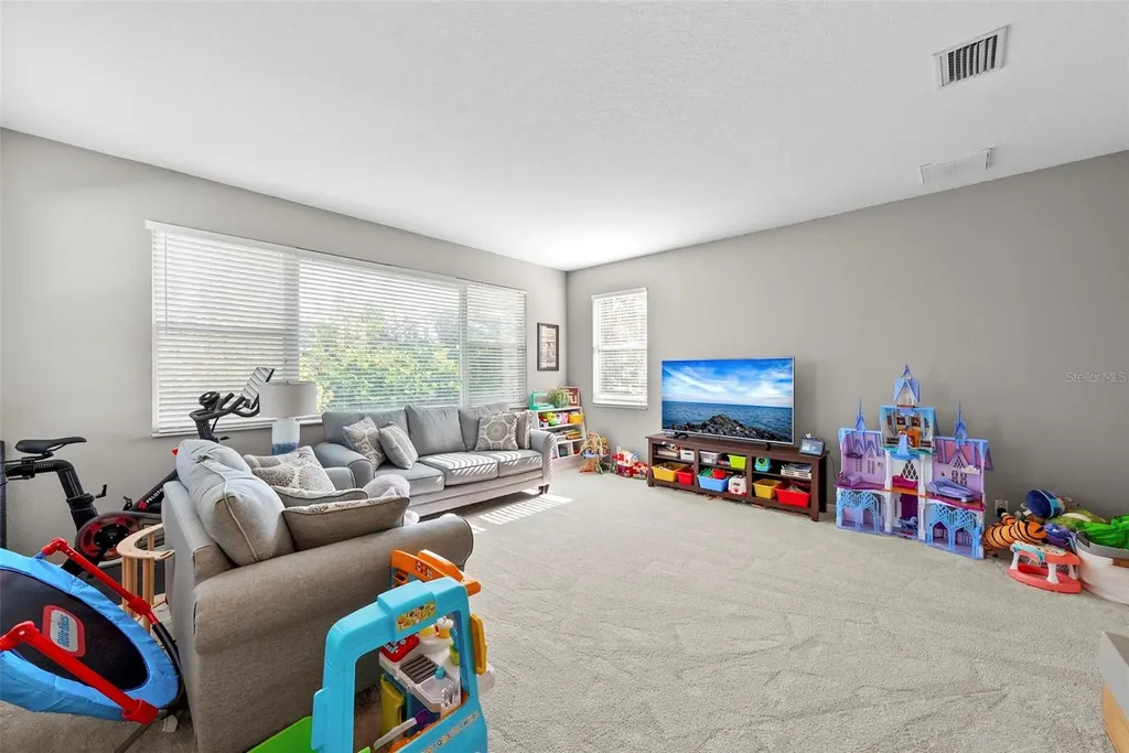 519 Harbor Grove Circle Safety Harbor FL 34695