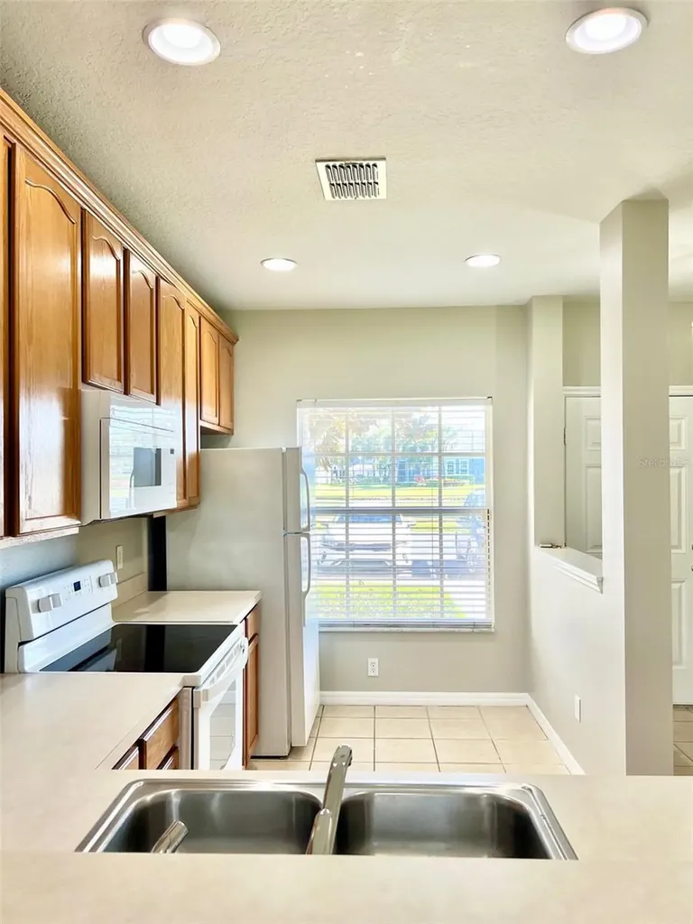 9305 Jasmine Flower Lane Orlando FL 32832