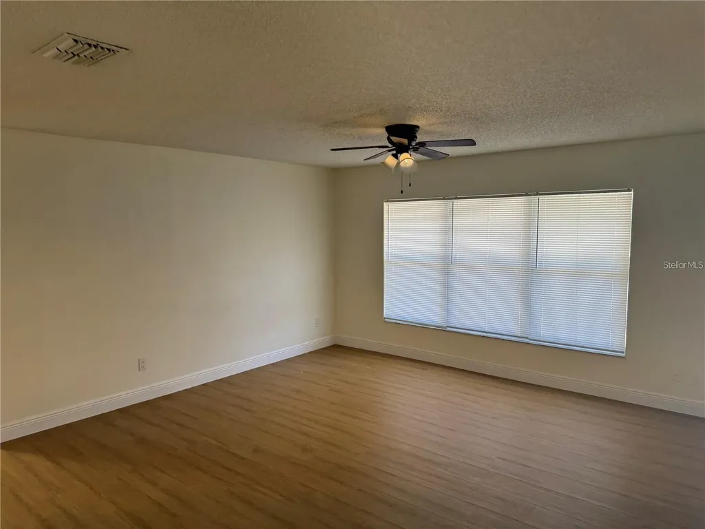 5143 1st Street Zephyrhills FL 33542