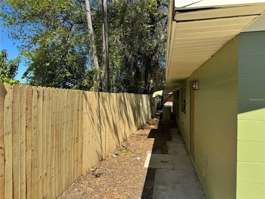 5143 1st Street Zephyrhills FL 33542