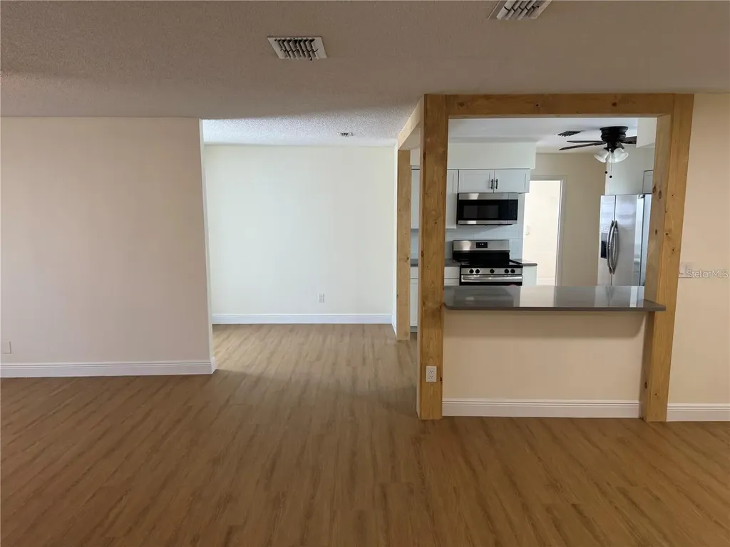 5143 1st Street Zephyrhills FL 33542