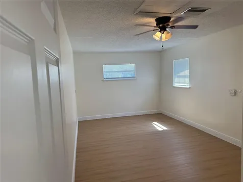 5143 1st Street Zephyrhills FL 33542