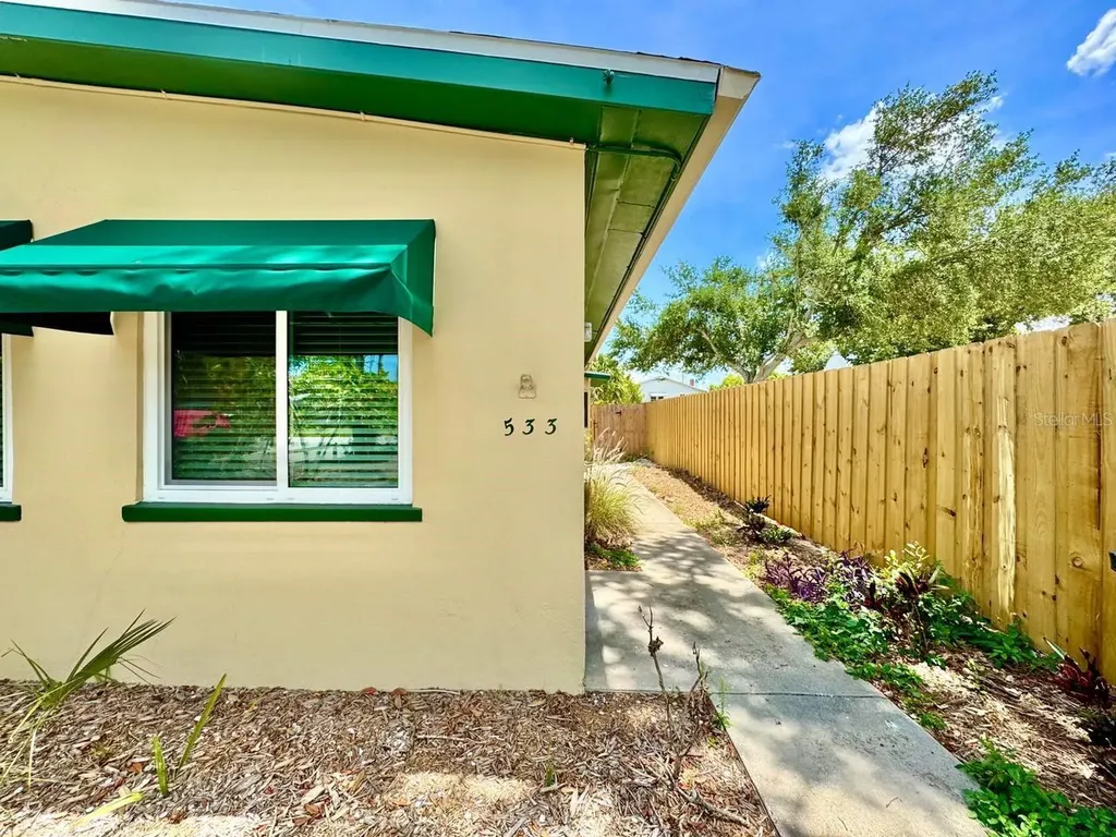 533 Yelvington Avenue Clearwater FL 33756