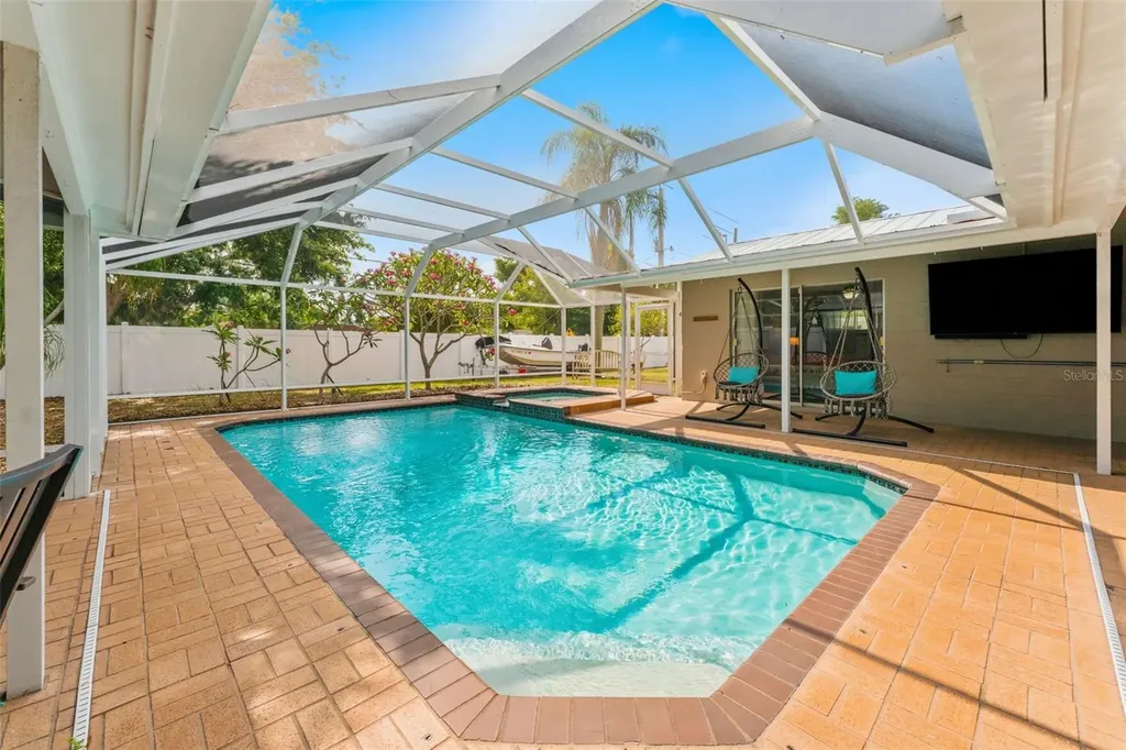 5105 7th Avenue Drive W Bradenton FL 34209