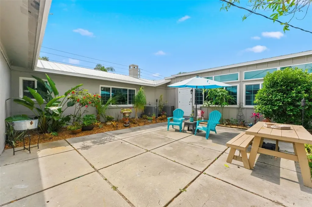 5105 7th Avenue Drive W Bradenton FL 34209